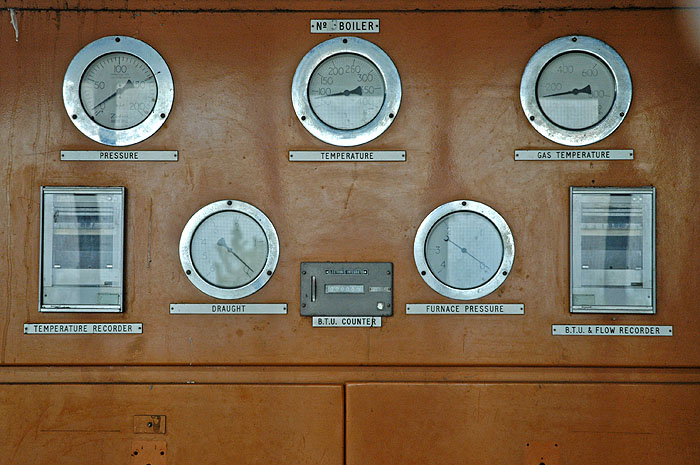 Gauges and dials