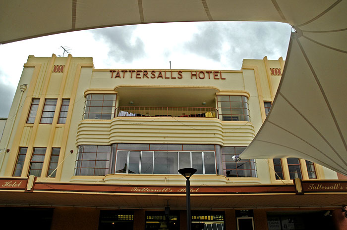 Tatts Hotel